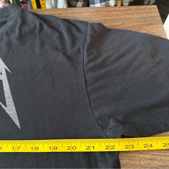 💕 Metallica Black Graphic T-Shirt XL *hole - Picture 7 of 8